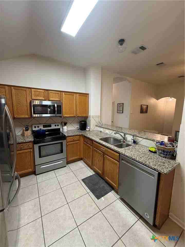 6007 Lone Star Ct - Photo 3 of 20