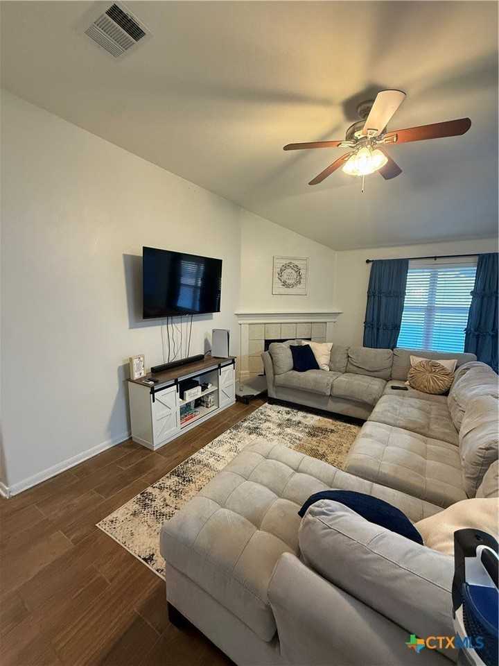 6007 Lone Star Ct - Photo 5 of 20
