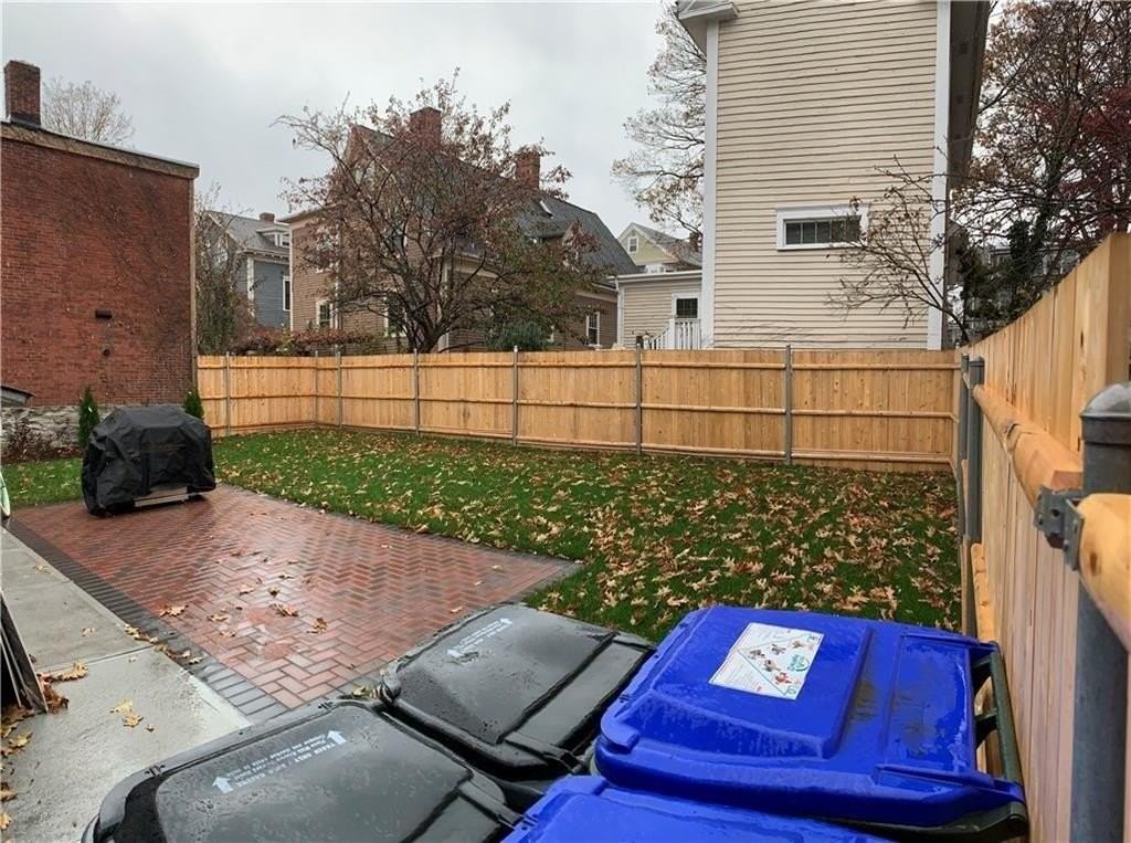 104 John St - Photo 4 of 11
