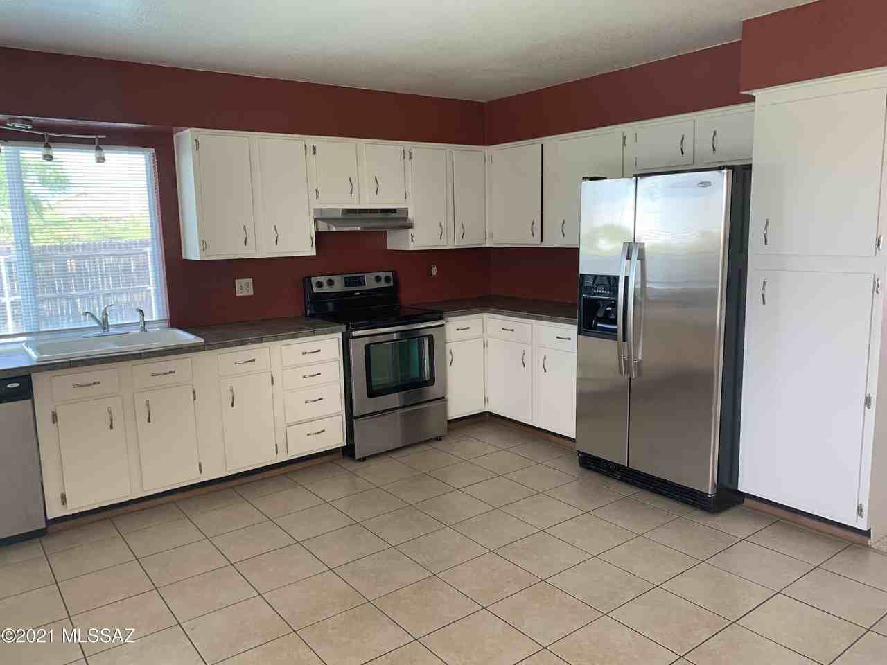2602 S Black Moon Dr - Photo 3 of 31
