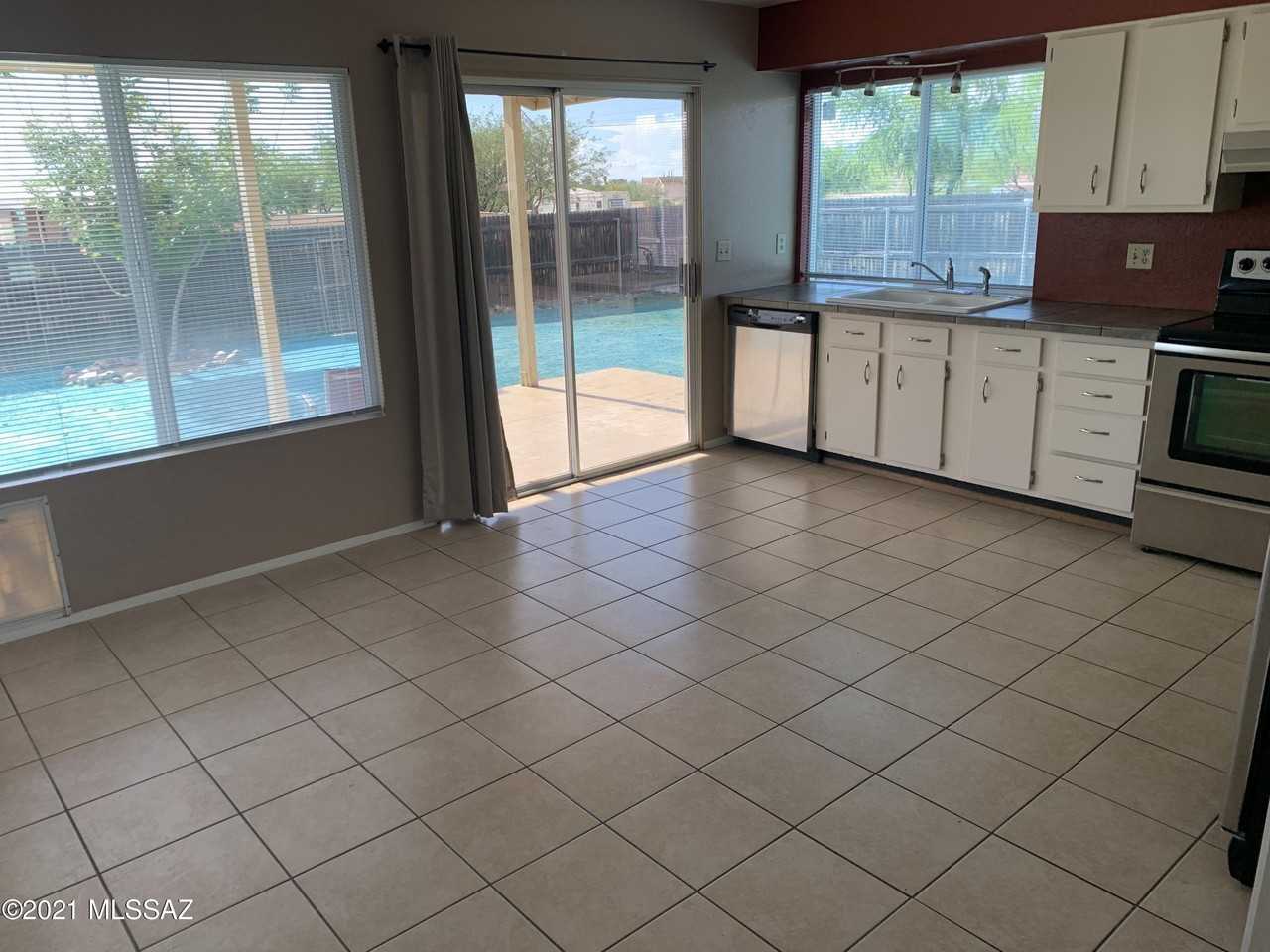 2602 S Black Moon Dr - Photo 5 of 31