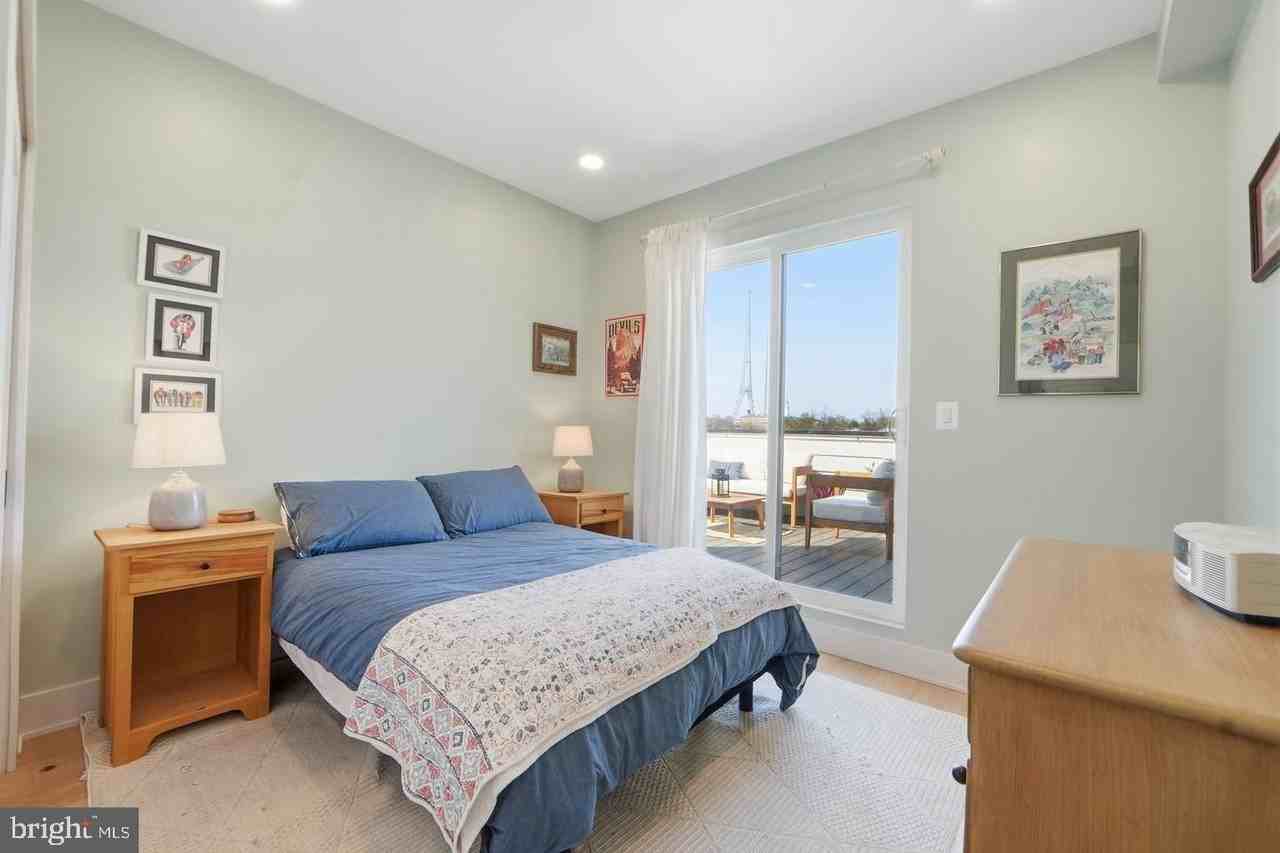 623 Kennedy St Nw #10 - Photo 4 of 38