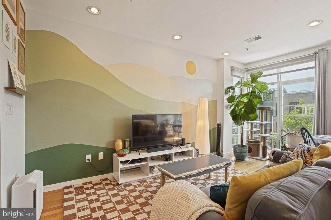 435 R St Nw - Photo 5 of 26
