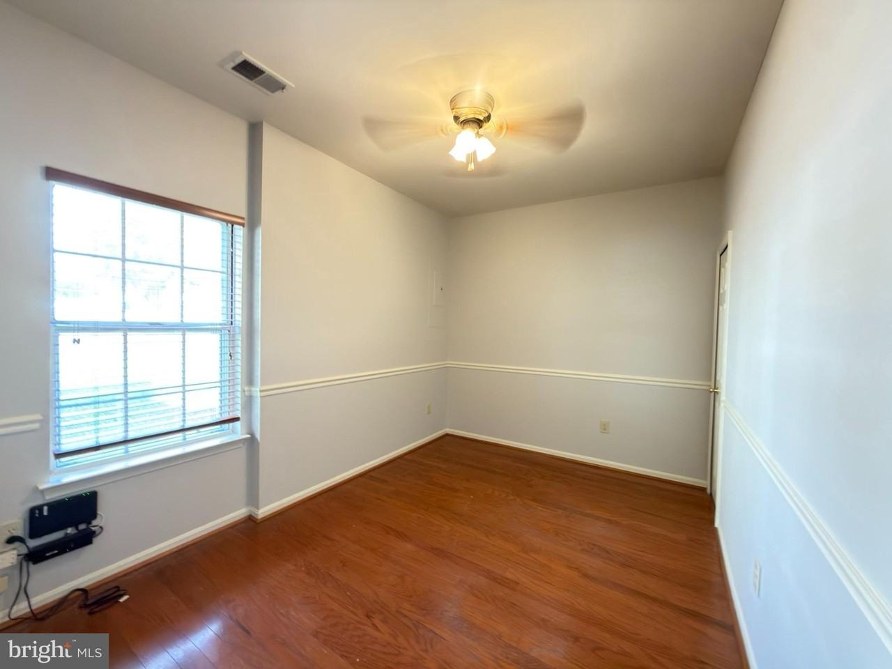1426 Nutwood Ct - Photo 2 of 9