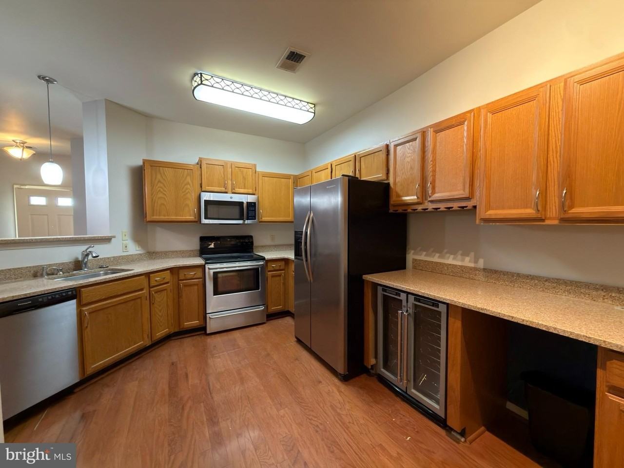 1426 Nutwood Ct - Photo 7 of 9