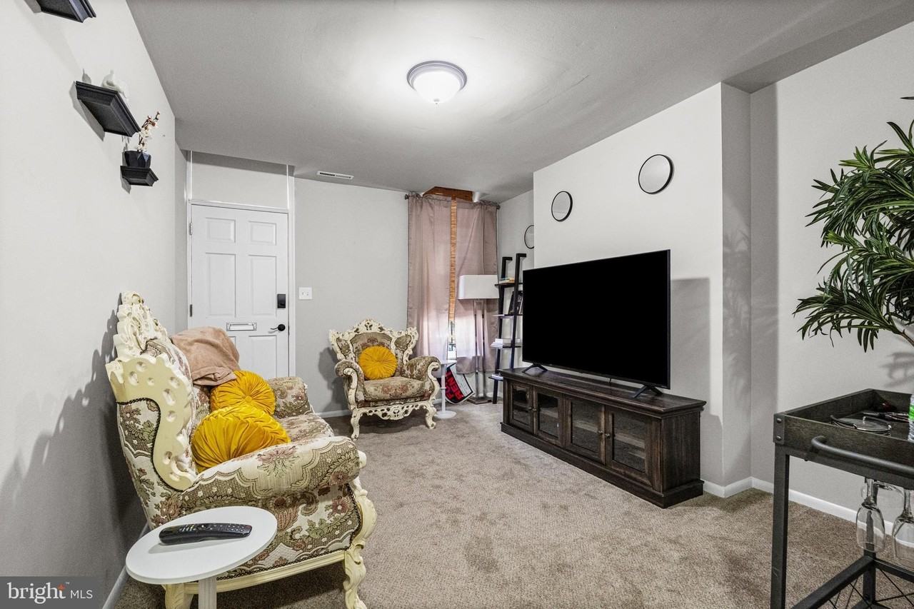 2236 Orleans St - Photo 2 of 20
