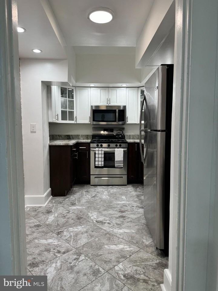 3401 Greenway #50 - Photo 6 of 12