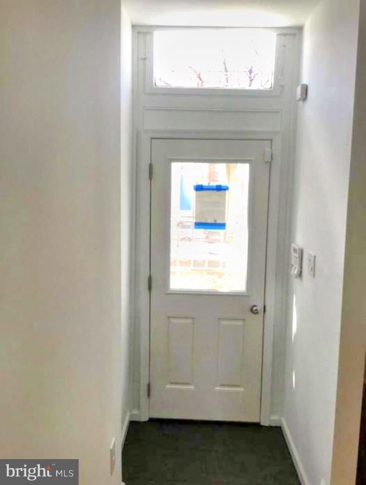 1529 N Bond St - Photo 2 of 50