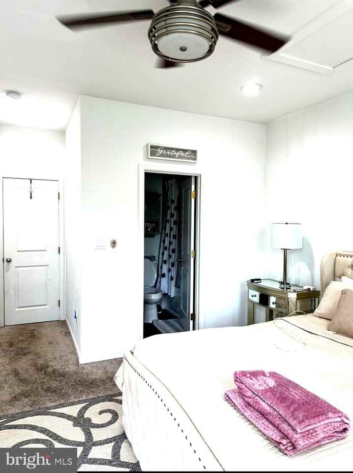 1529 N Bond St - Photo 5 of 50