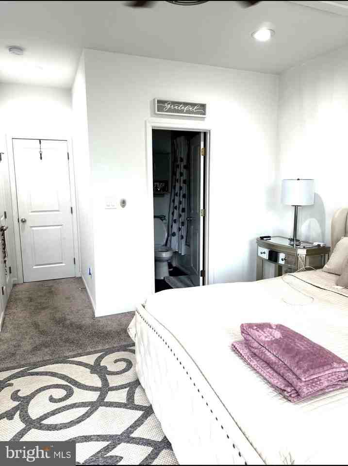 1529 N Bond St - Photo 6 of 50