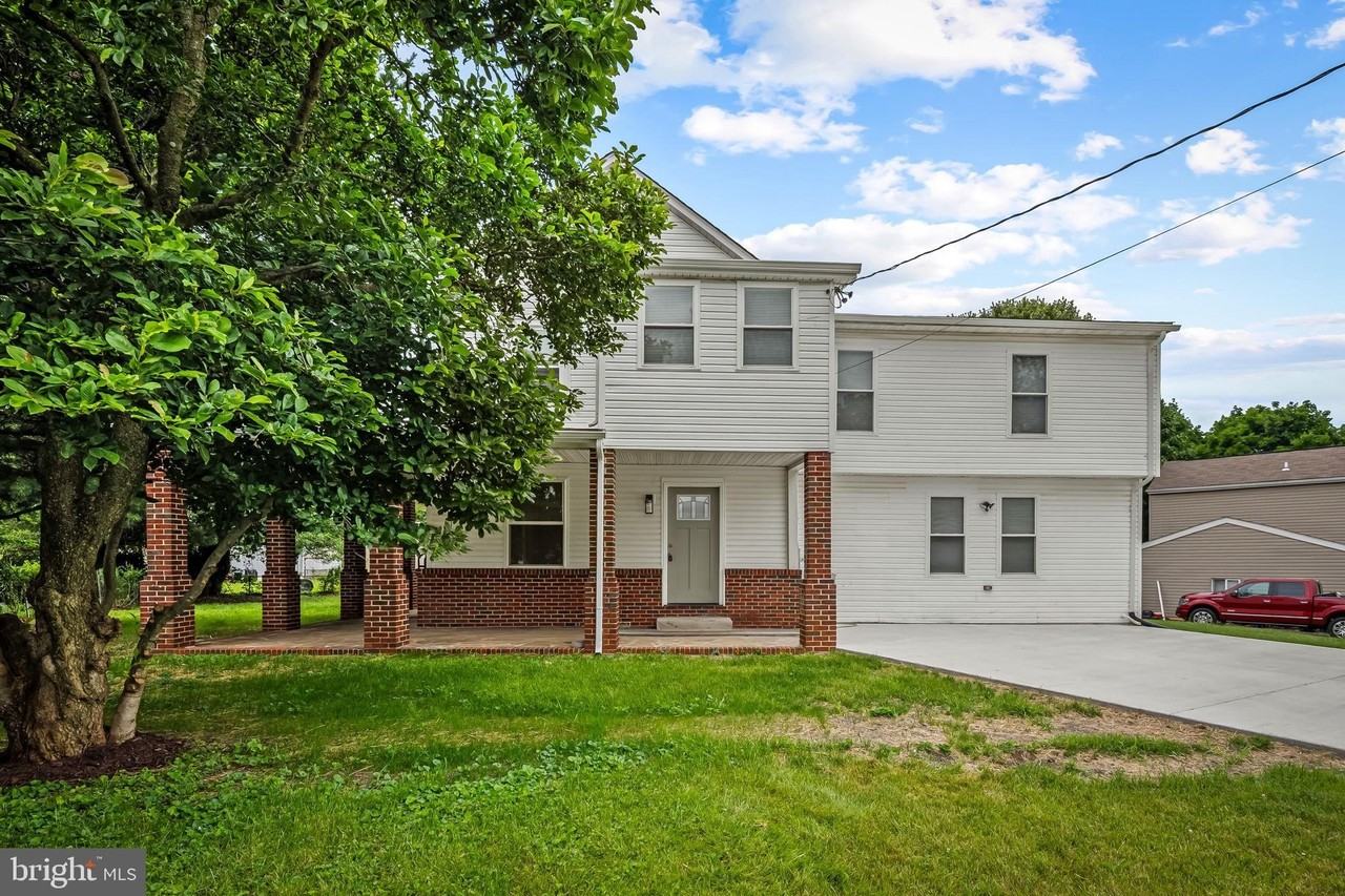 1520 Dorchester Ave - Photo 3 of 47