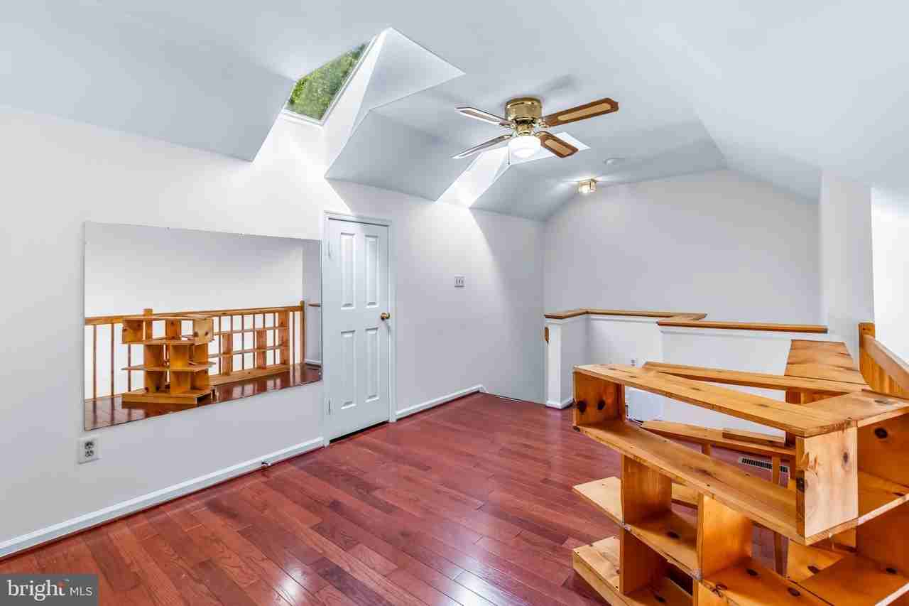 9629 Hadleigh Ct - Photo 4 of 45