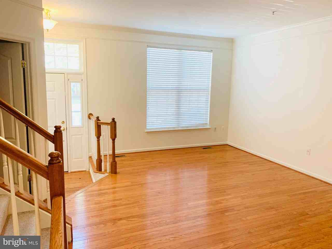 13706 Harvest Glen Way - Photo 2 of 21