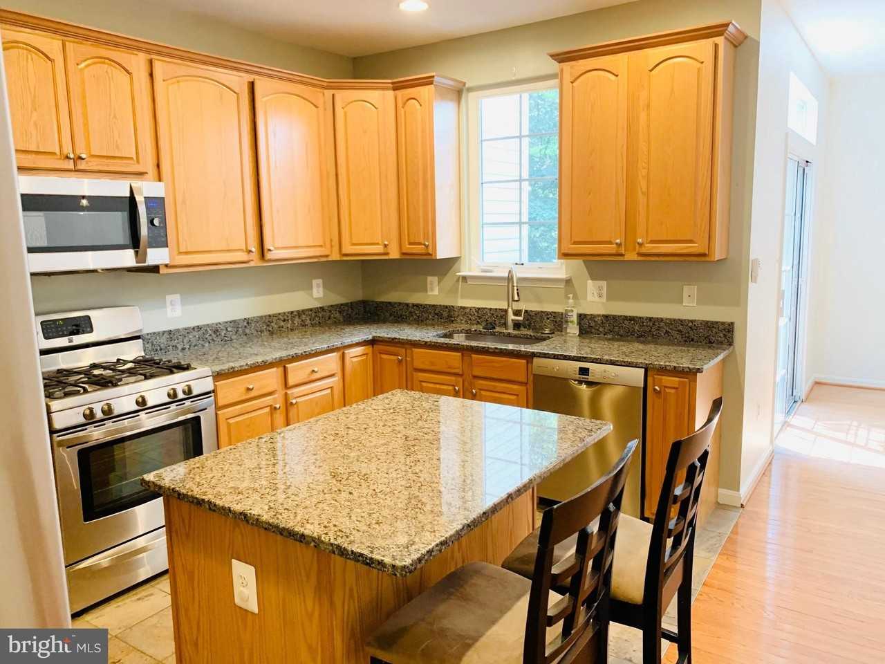 13706 Harvest Glen Way - Photo 3 of 21