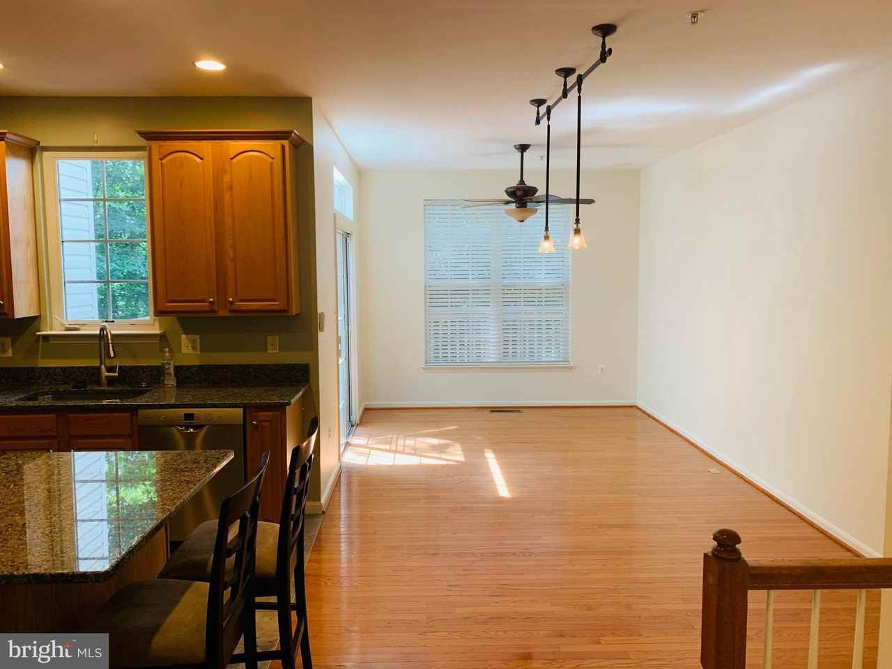 13706 Harvest Glen Way - Photo 4 of 21