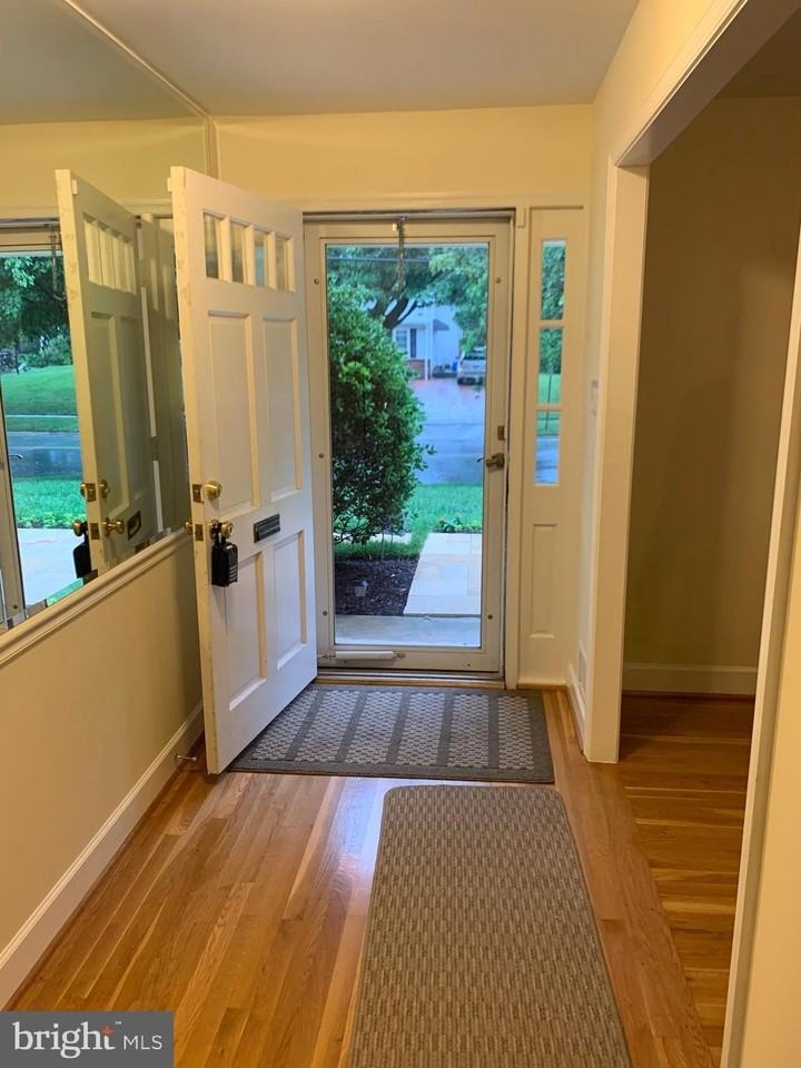 8507 Victory Ln - Photo 6 of 29