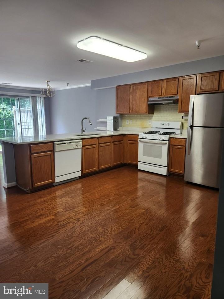 13970 Lullaby Rd #5 - Photo 4 of 11