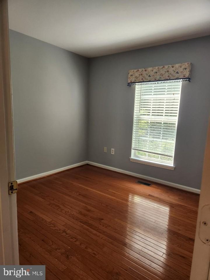 13970 Lullaby Rd #5 - Photo 7 of 11
