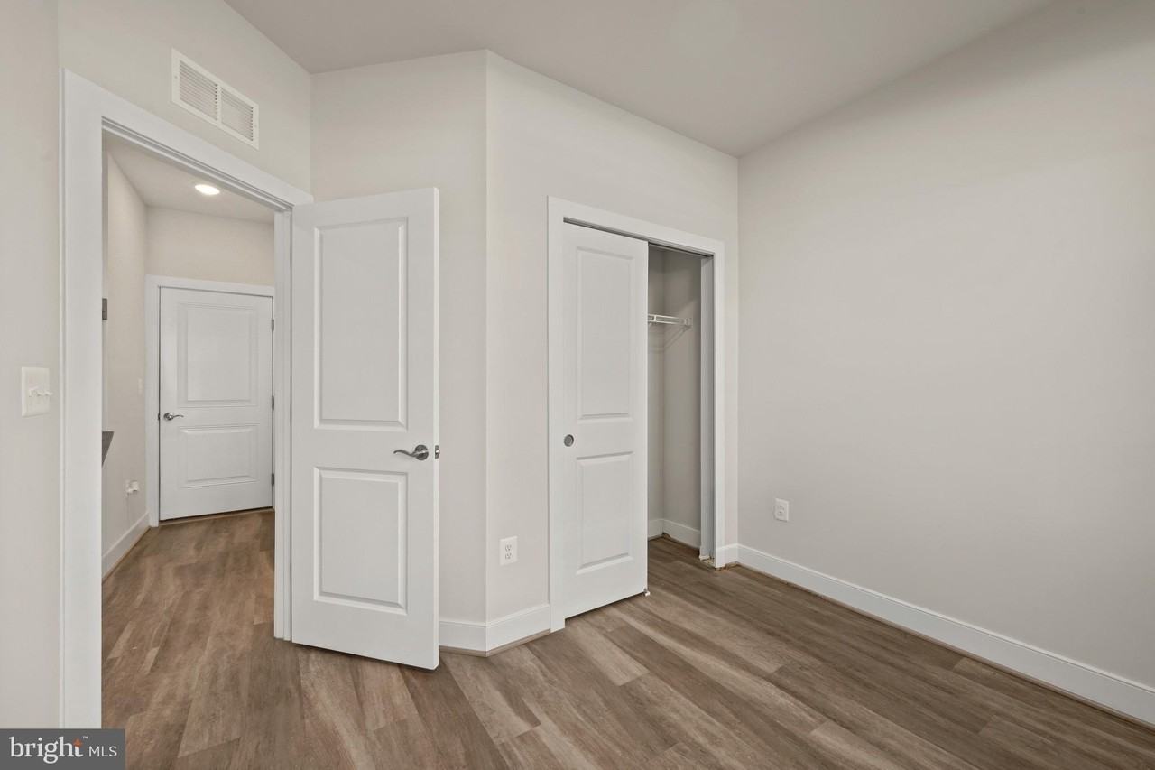 148 Stowe Dr - Photo 6 of 48