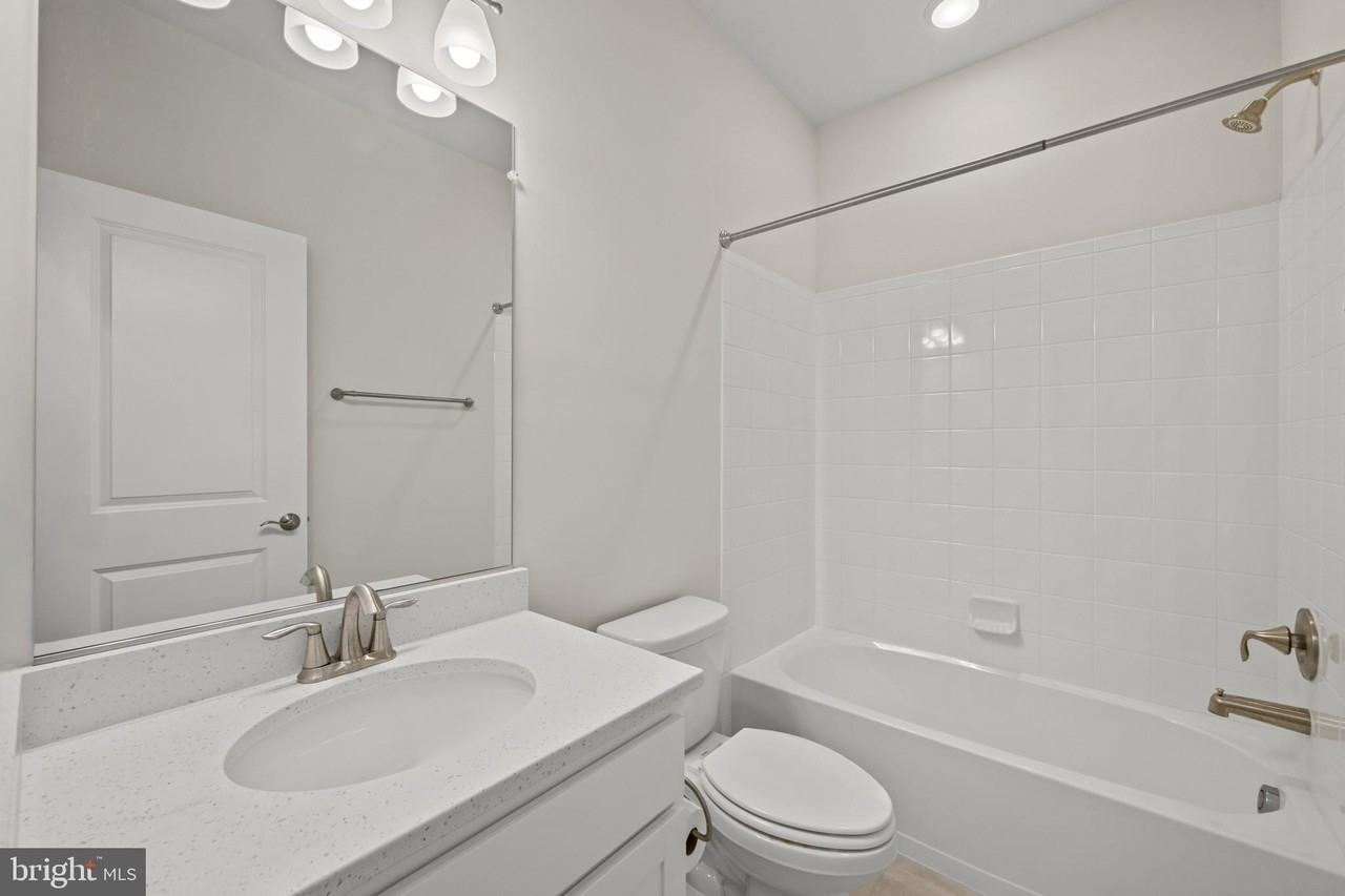 148 Stowe Dr - Photo 7 of 48