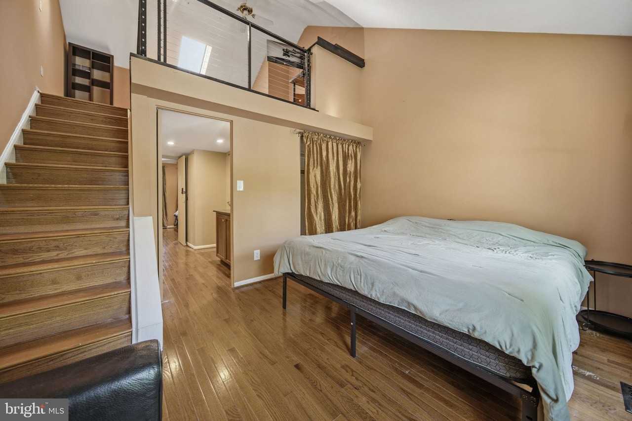 14 Strath Haven Ct - Photo 3 of 27