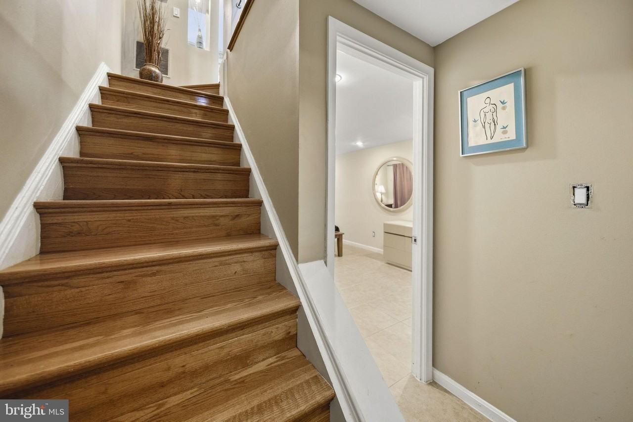 14 Strath Haven Ct - Photo 7 of 27