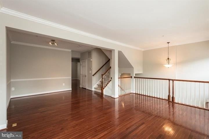 14628 Hawley Ln - Photo 3 of 30