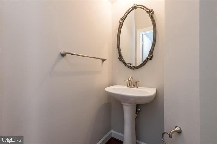 14628 Hawley Ln - Photo 6 of 30