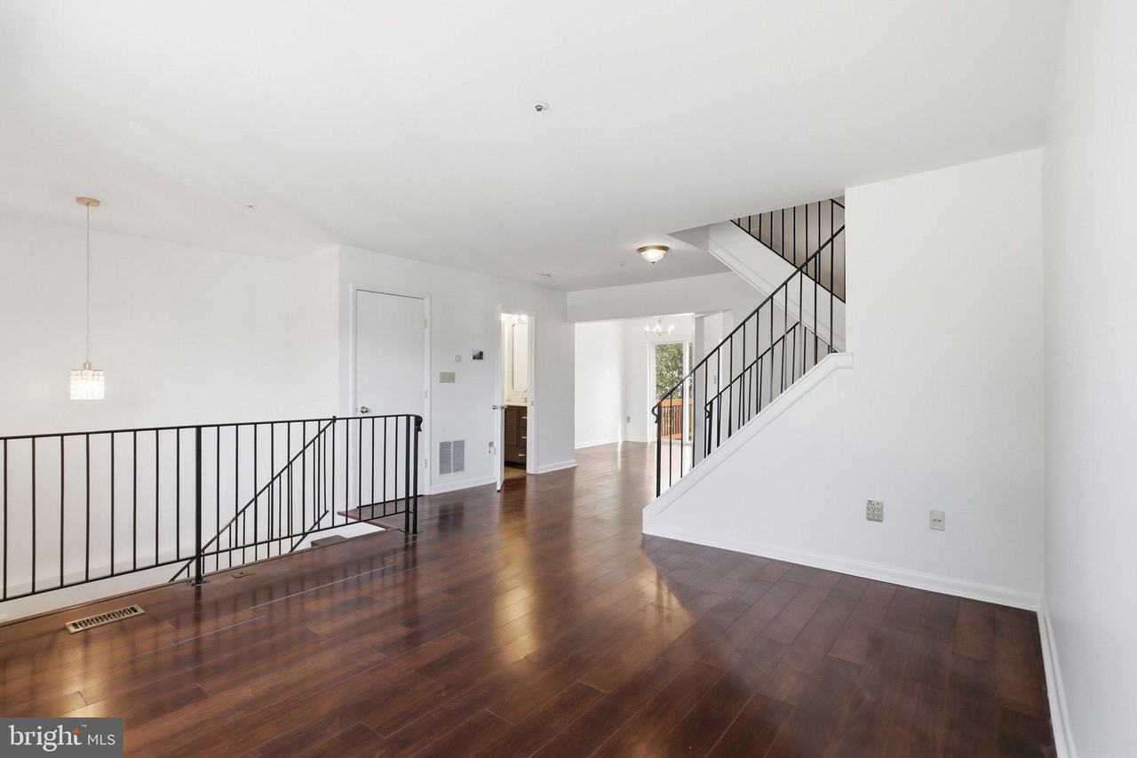 3530 Princess Caroline Ct - Photo 5 of 21