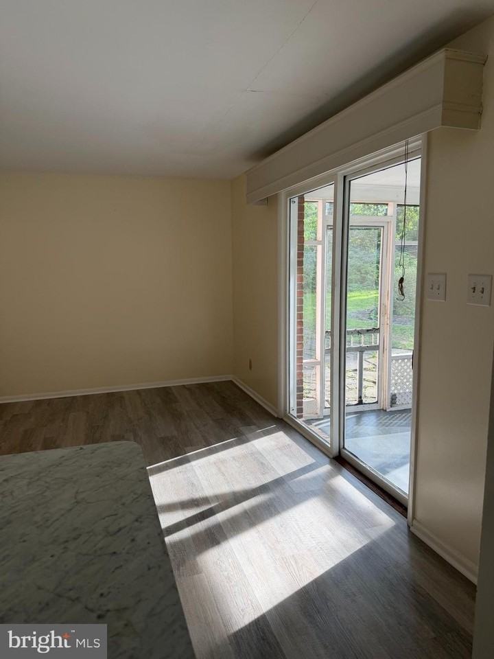 12934 Woodburn Dr - Photo 5 of 24