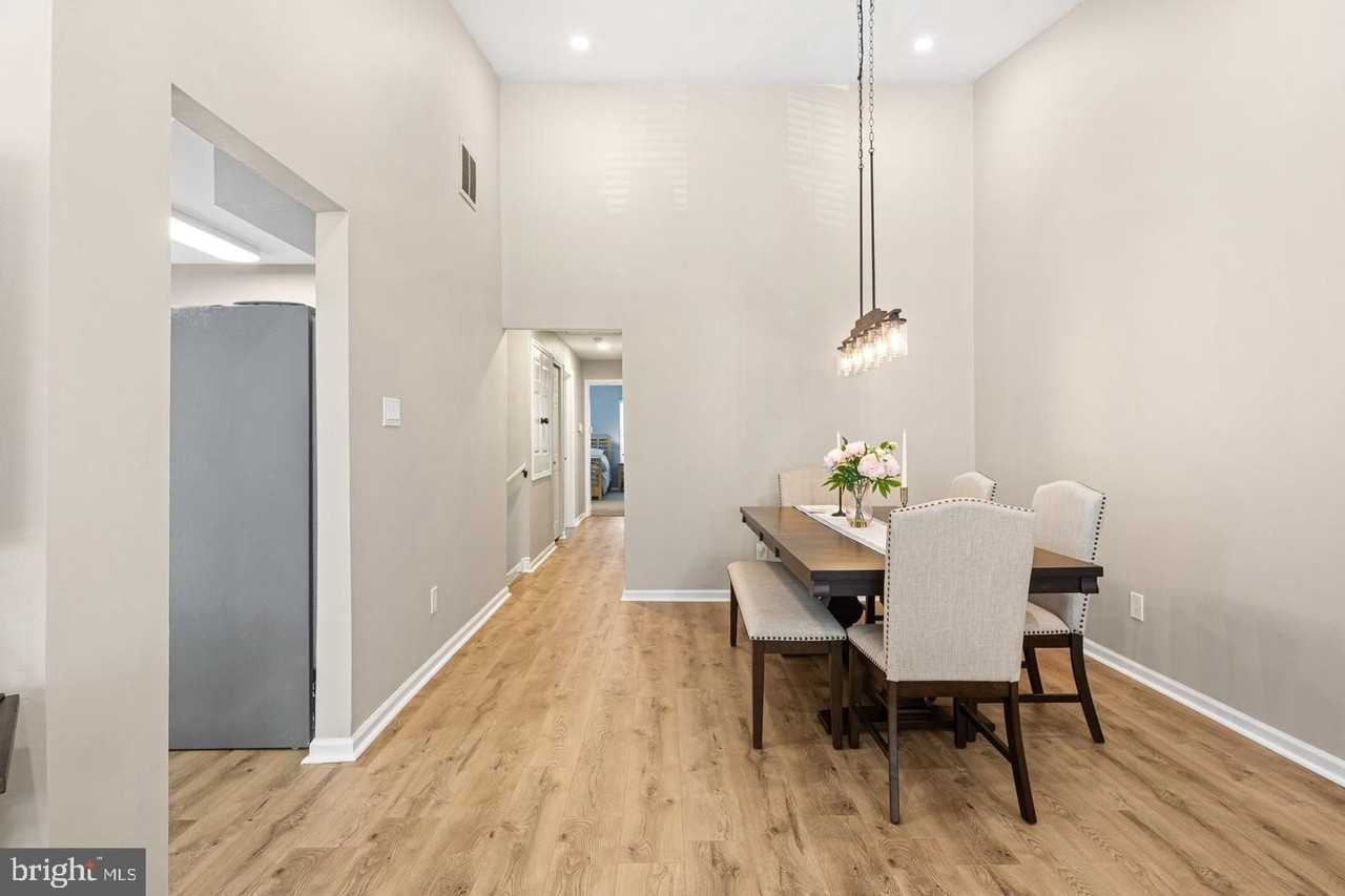 107 Sweetwater Dr - Photo 3 of 17