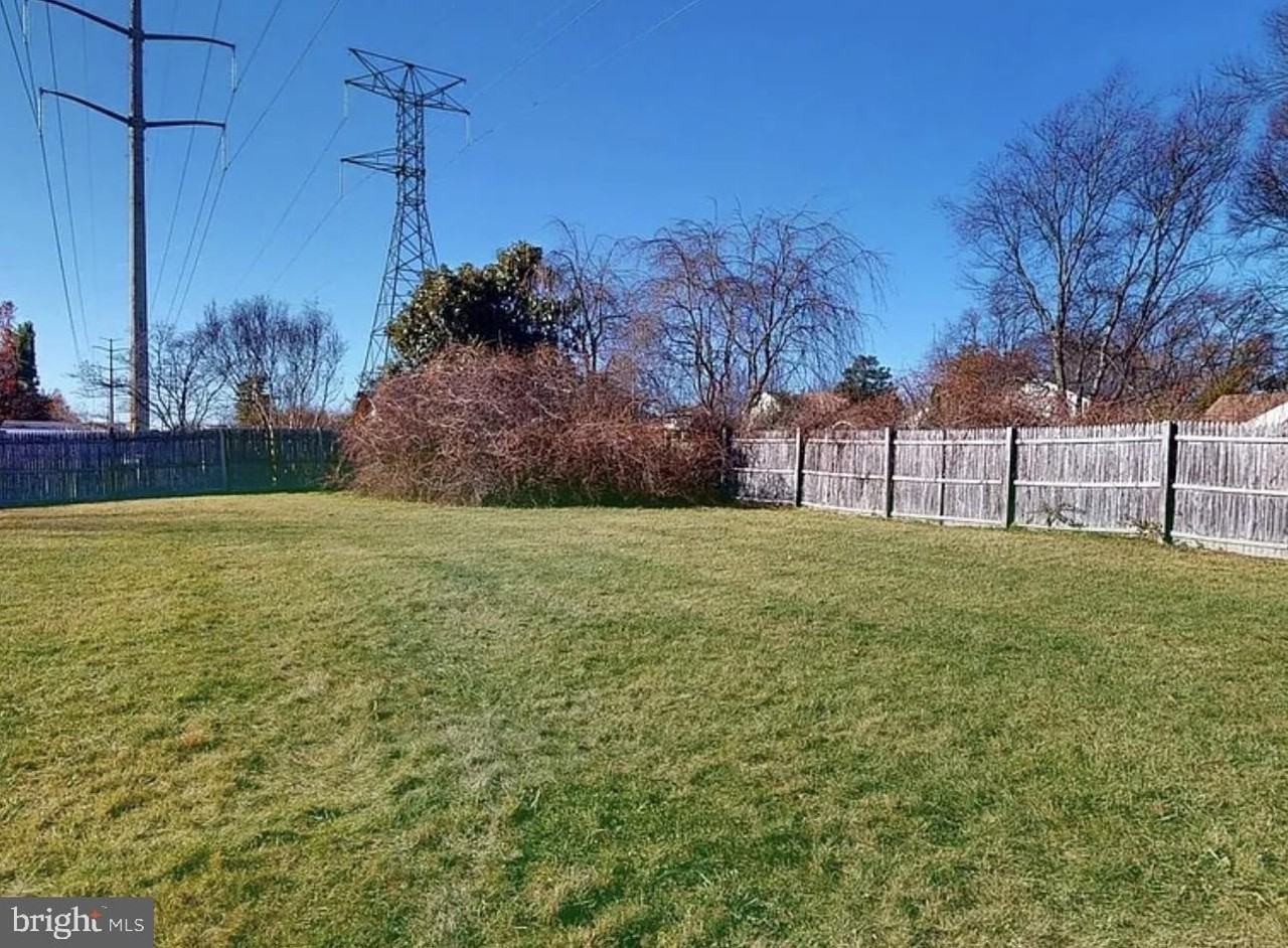 213 Wayne Dr - Photo 4 of 44