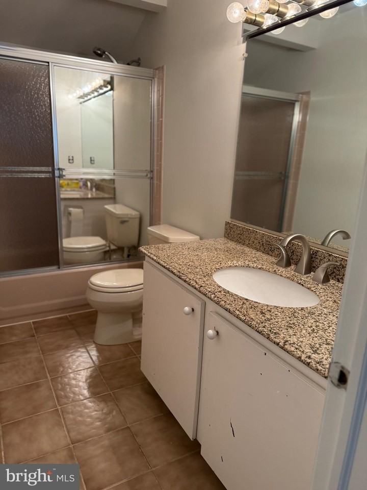 4 Hazelhurst Dr - Photo 5 of 50