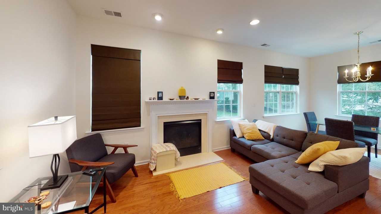 206 Concord Pl - Photo 5 of 37