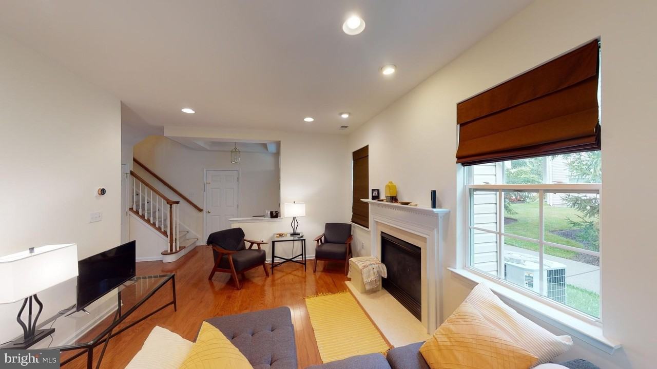 206 Concord Pl - Photo 7 of 37