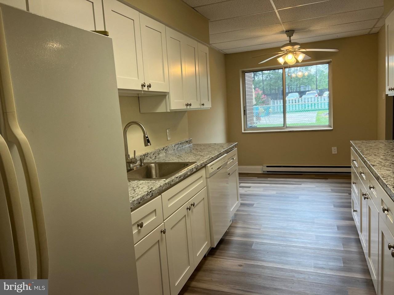 860 Lower Ferry Rd #1L - Photo 4 of 23