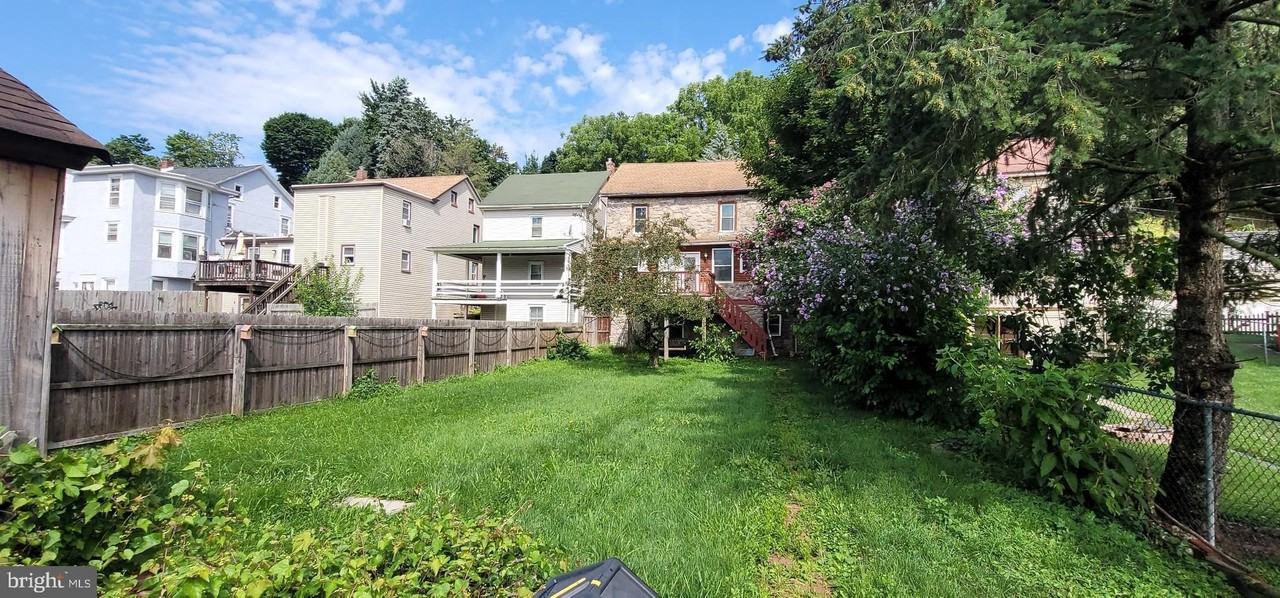42 E Wyomissing Ave - Photo 3 of 25