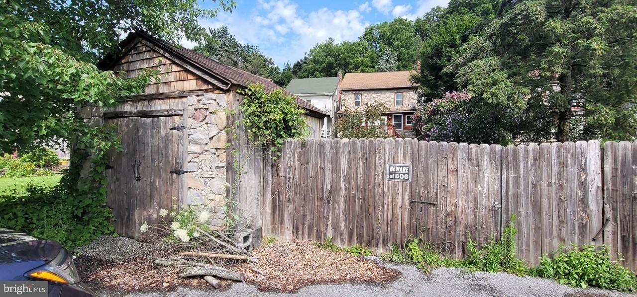 42 E Wyomissing Ave - Photo 4 of 25