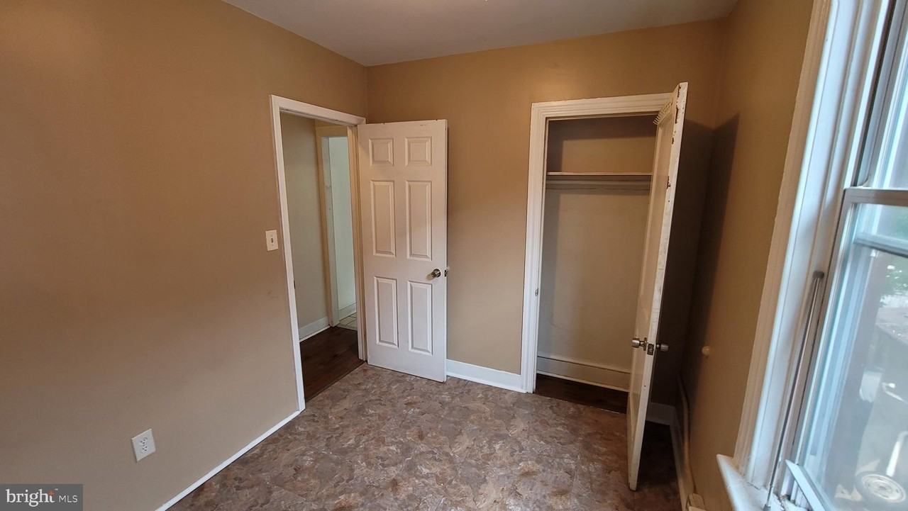 410 N 6th St #2R - Photo 4 of 10