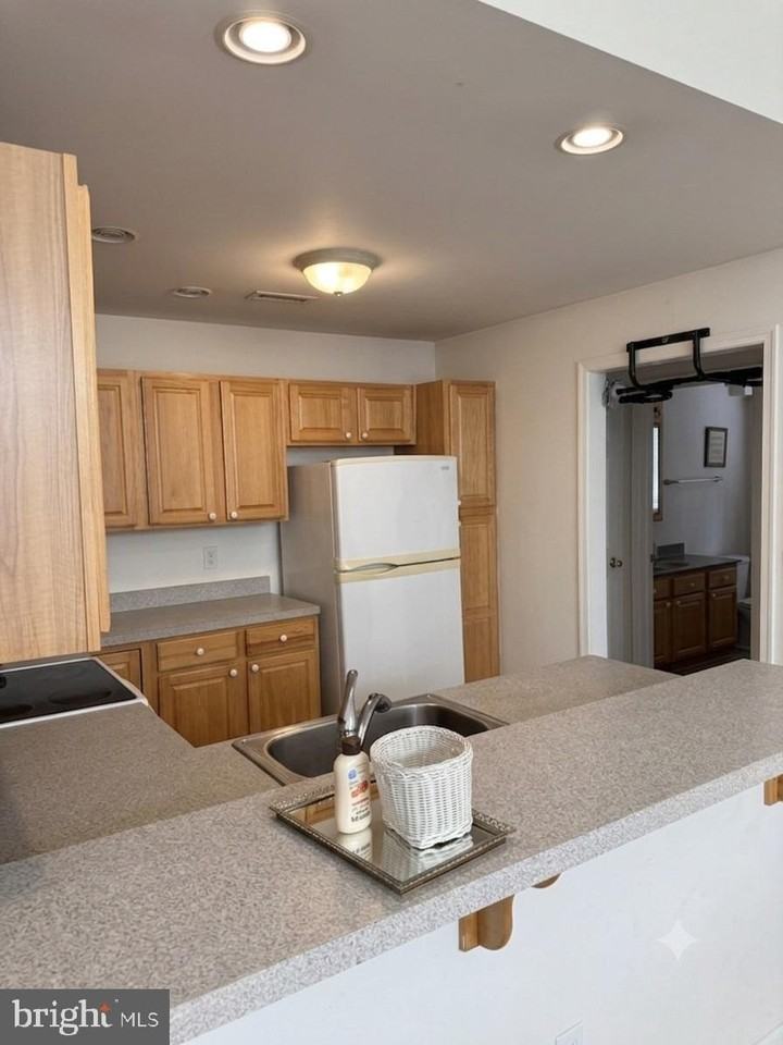 515 N Main St #2 - Photo 4 of 6
