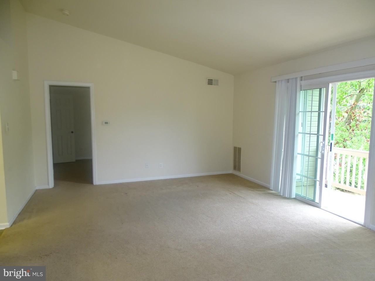 1404 Beacon Hill Dr - Photo 2 of 7