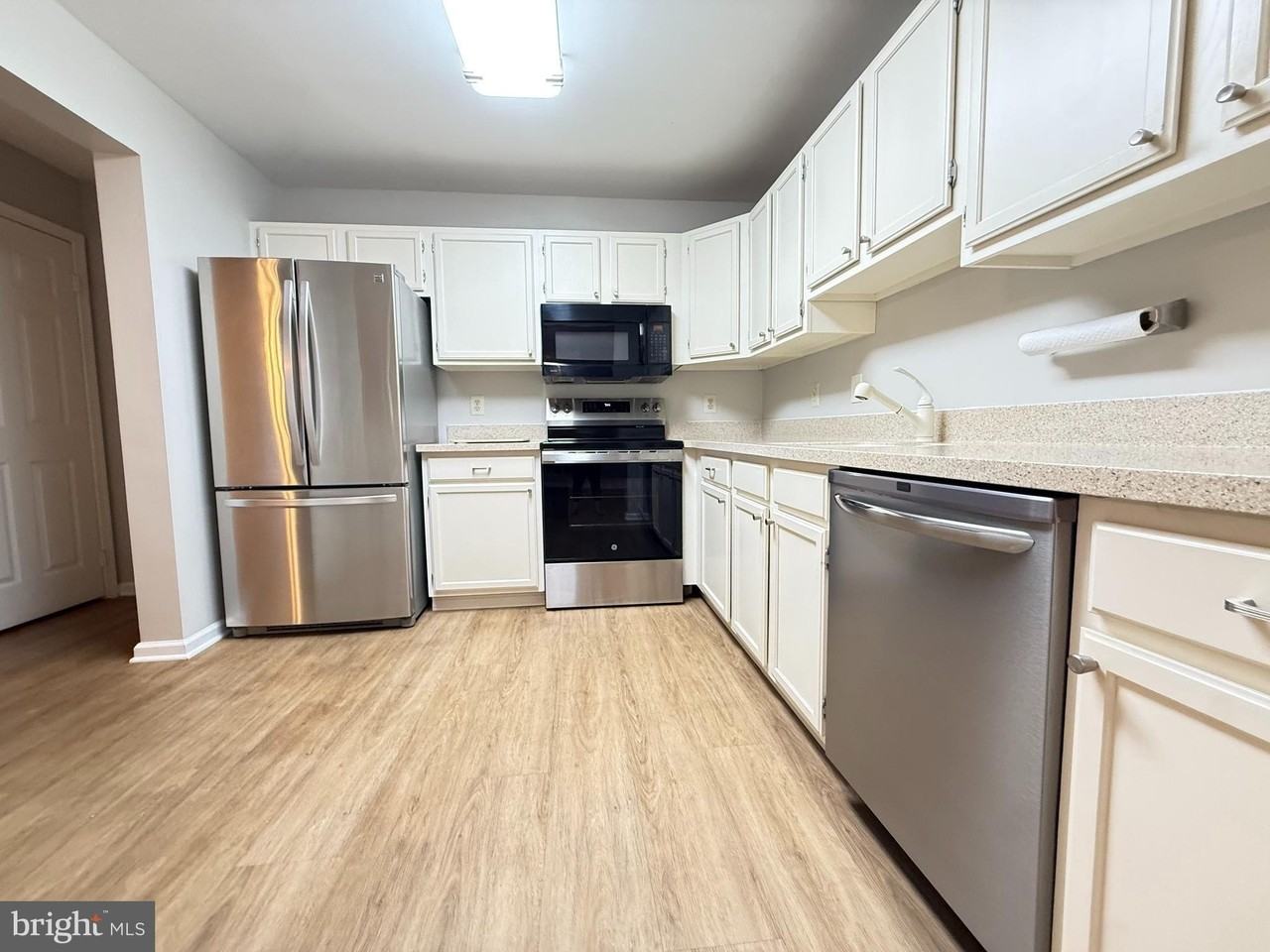 9408 Sheffield Dr - Photo 5 of 18
