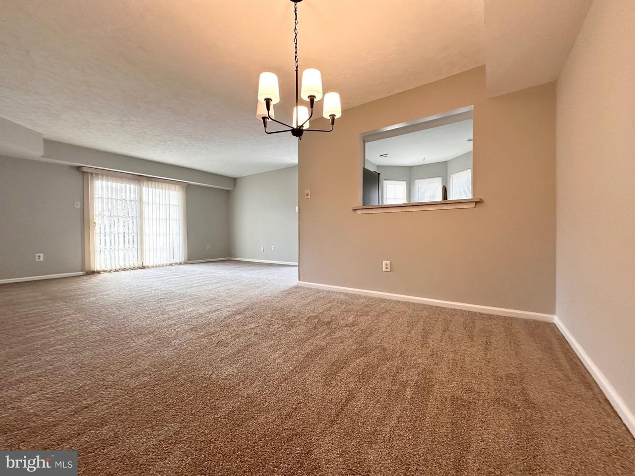 16012 Clark Ct - Photo 7 of 13