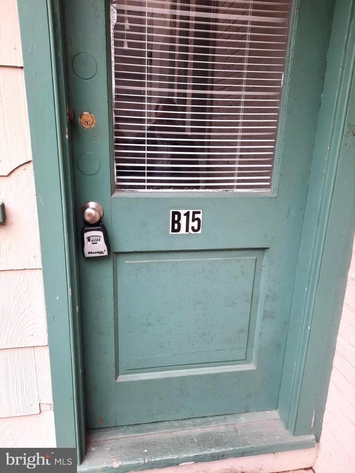 12 S Filbert St #B15 - Photo 3 of 9