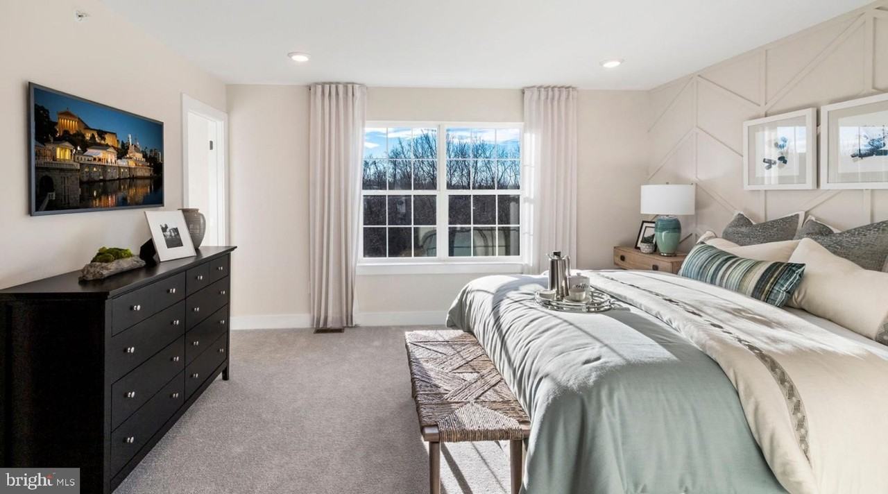 216 Red Leaf Ln - Photo 6 of 11