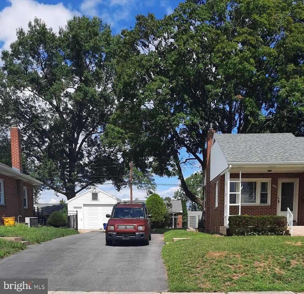 3220 Batesfield Rd - Photo 3 of 18