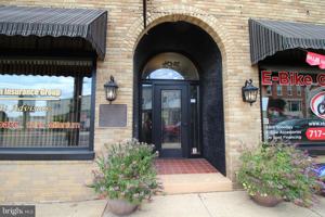 featured image of 135 E Main St Apt 2 #Apt 2