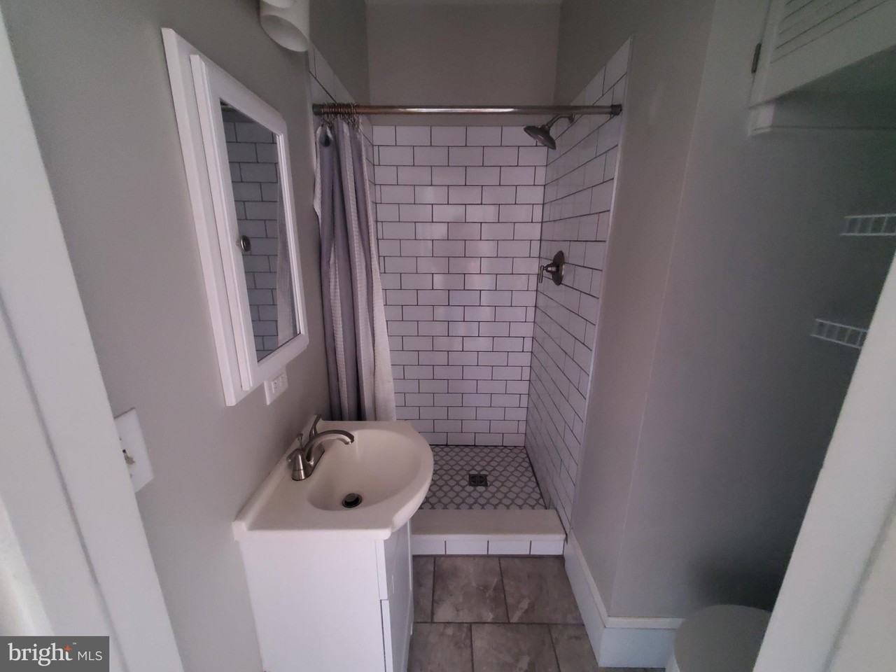 135 E Main St Apt 2 - Photo 4 of 4