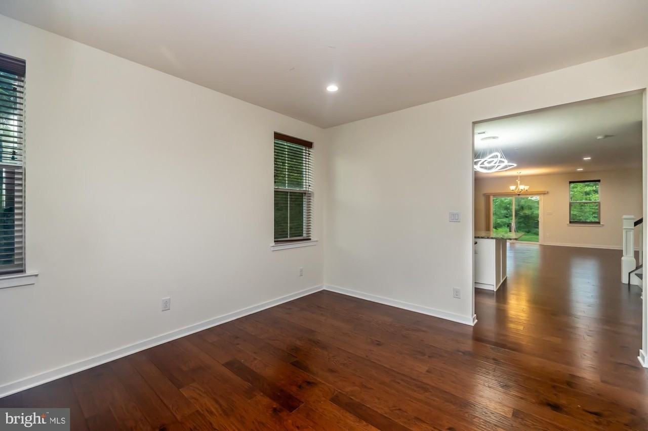 401 Wynstone Ct - Photo 4 of 40