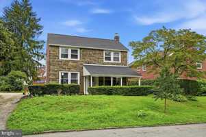 featured image of 219 Crosshill Rd